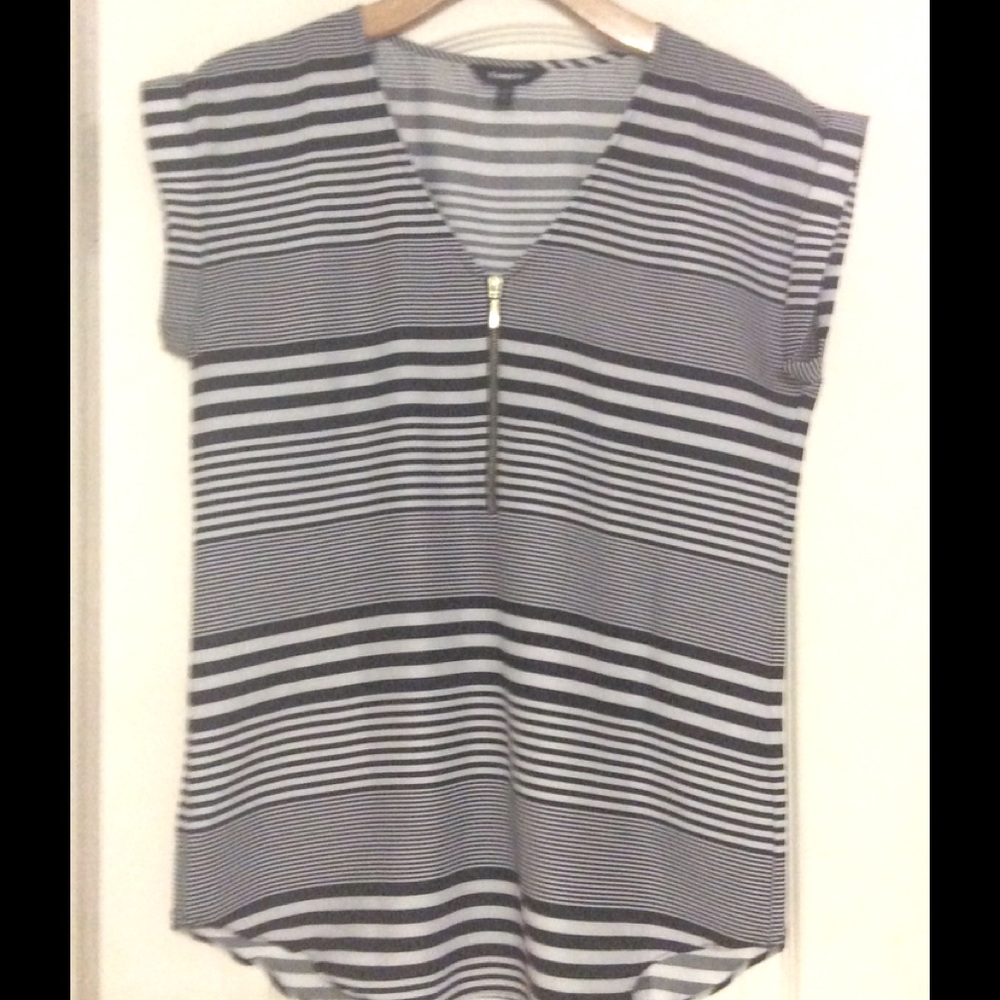 Express V-Neck Grammercy